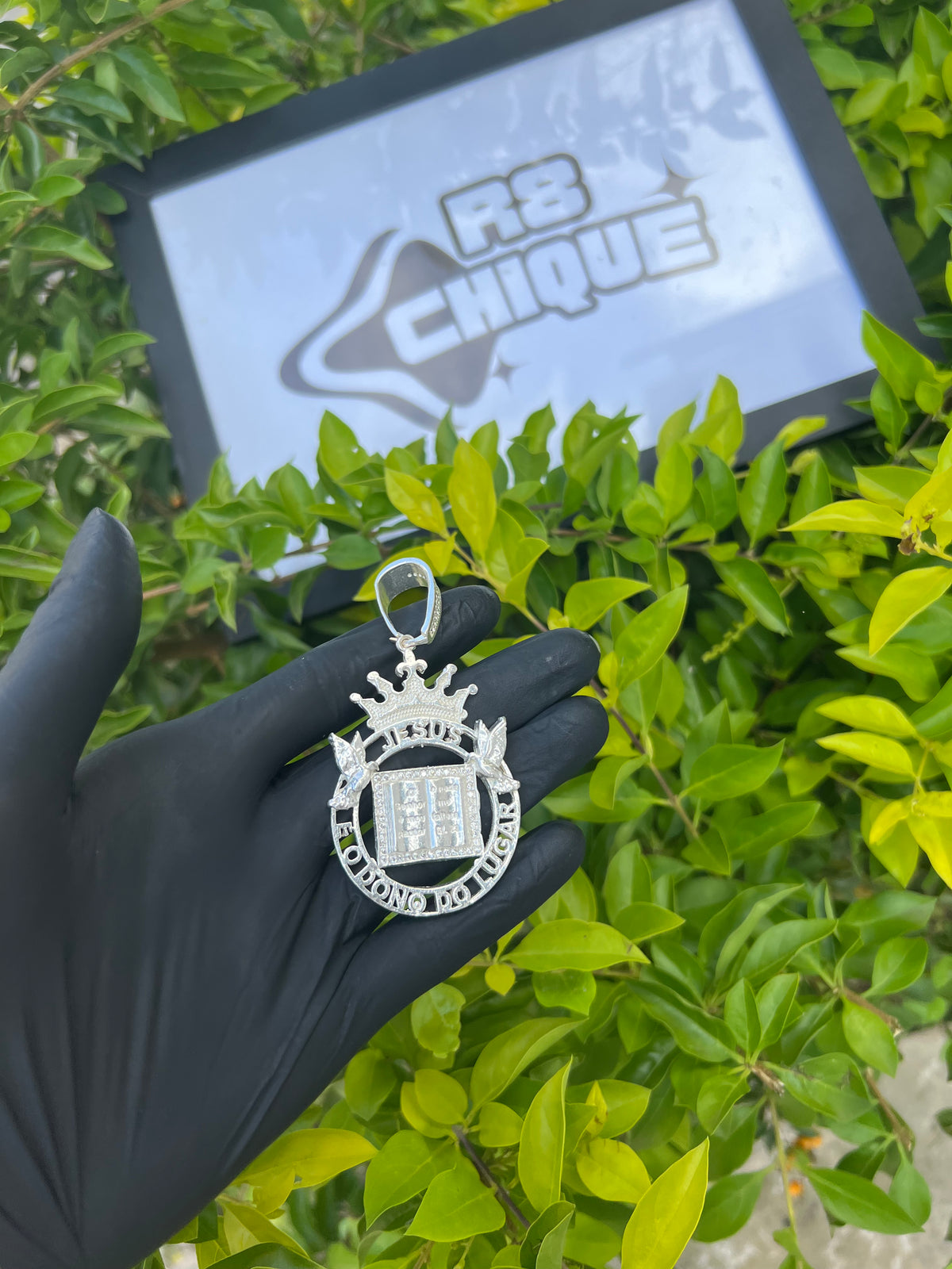 Pingente - Jesus é Dono do Lugar | Prata Mista