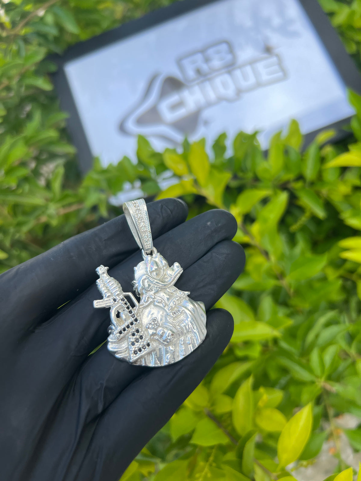 Pingente - TioPatinha Fuzil | Prata Mista