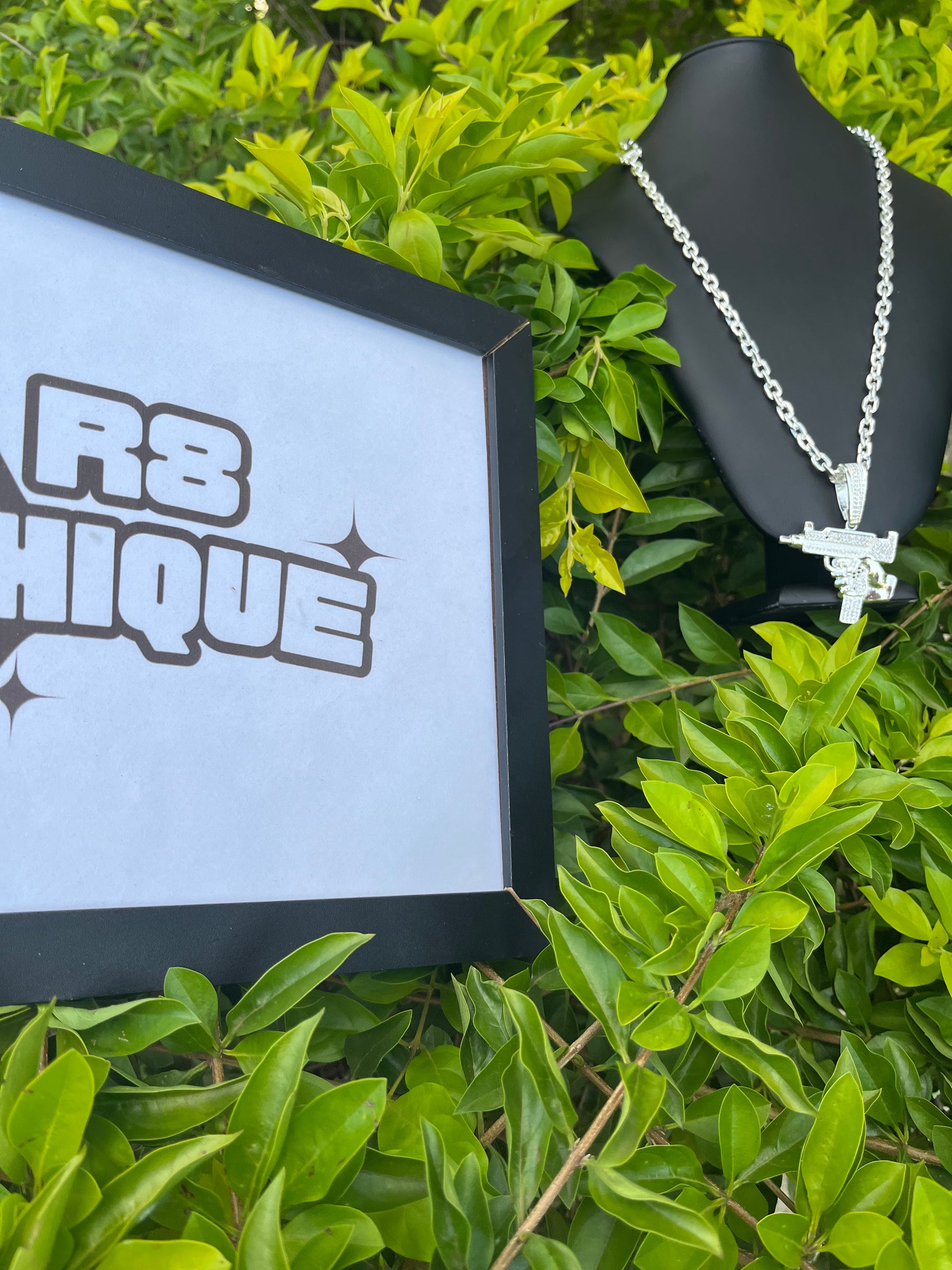 Corrente + Pingente - 8MM / Cartie (PODE ESCOLHER PINGENTE MANDA MENSAGEM)