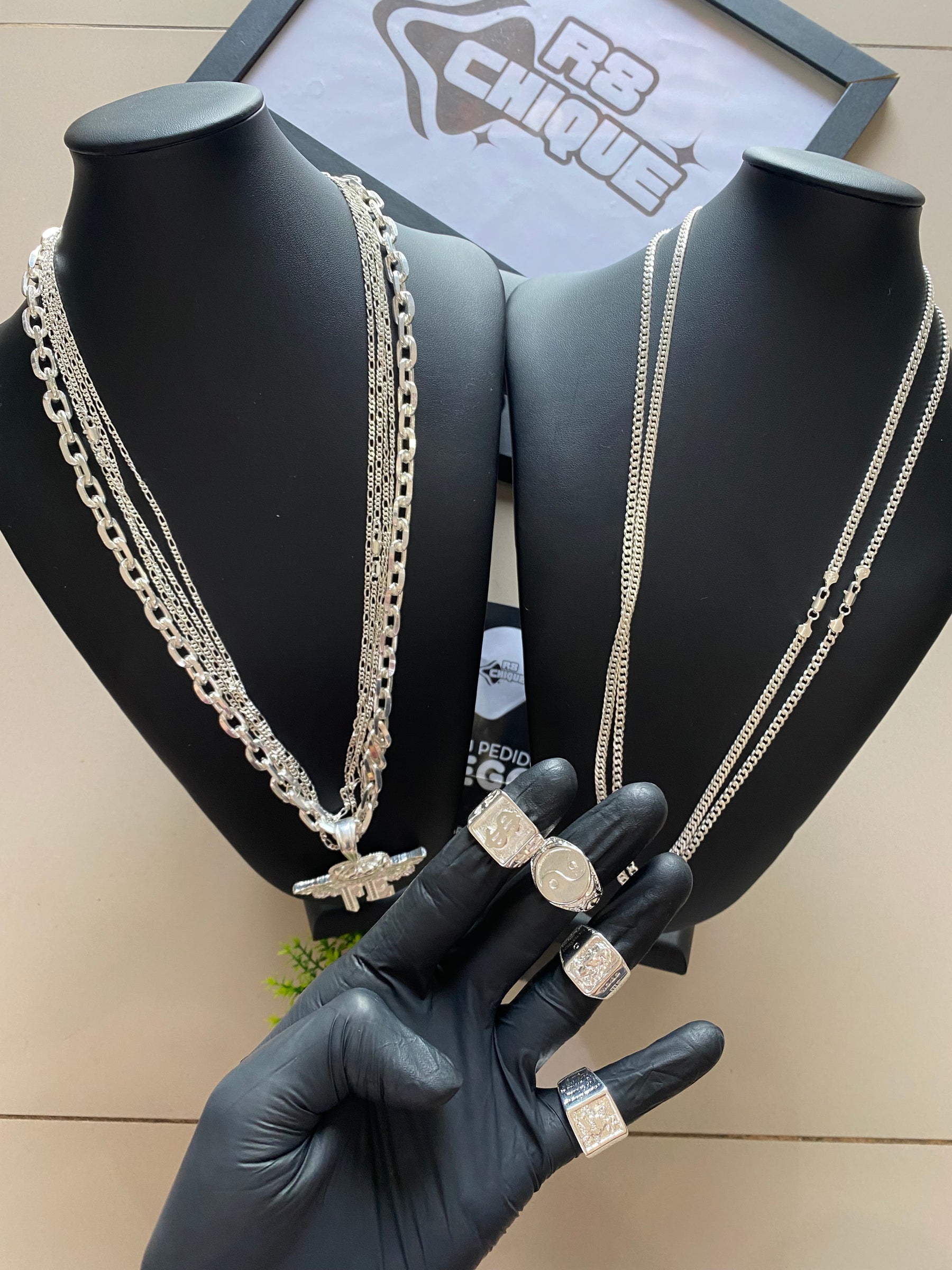 7 Correntes / 4 Dedeiras + Pingente Nacional (Brinde) - 4 de 3MM: 3x1 / 2 de 5MM: 3x1 e 1x1/ 1 de 12MM: Cartie / 4 Dedeiras  (Kit 129)