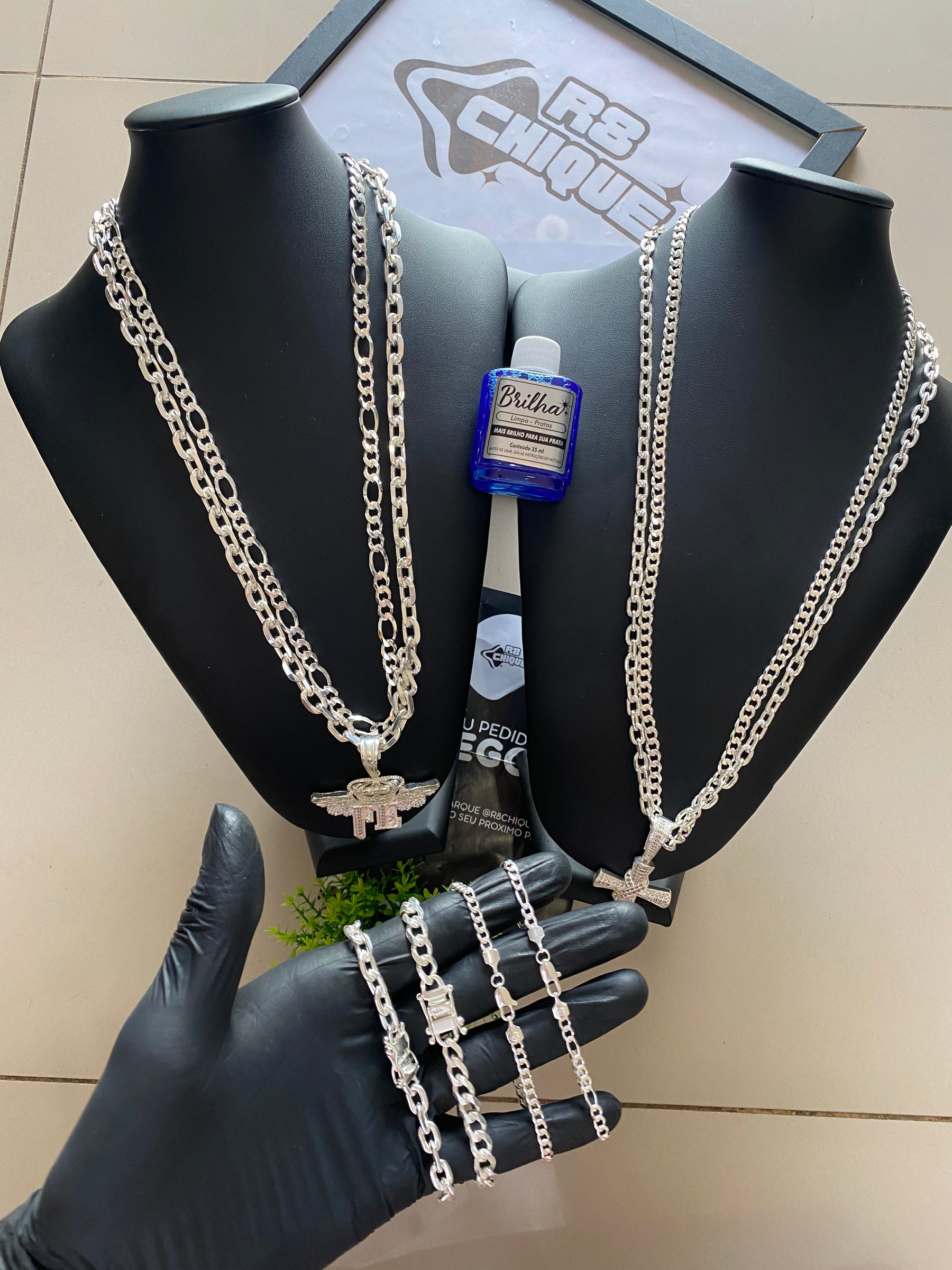 4 Correntes / 4 Pulseiras / 2 Pingentes Nacional + Limpa Pratas de Brinde - 1 Conjunto 8MM: Cartie / 2 de 8MM: 3x1 e 1x1 / 1 de 12MM: Cartie/ Pulseiras: 2 de 8MM: 1x1 e Cartie / 2 de 5MM: 1x1 e 3x1 (Kit 128)