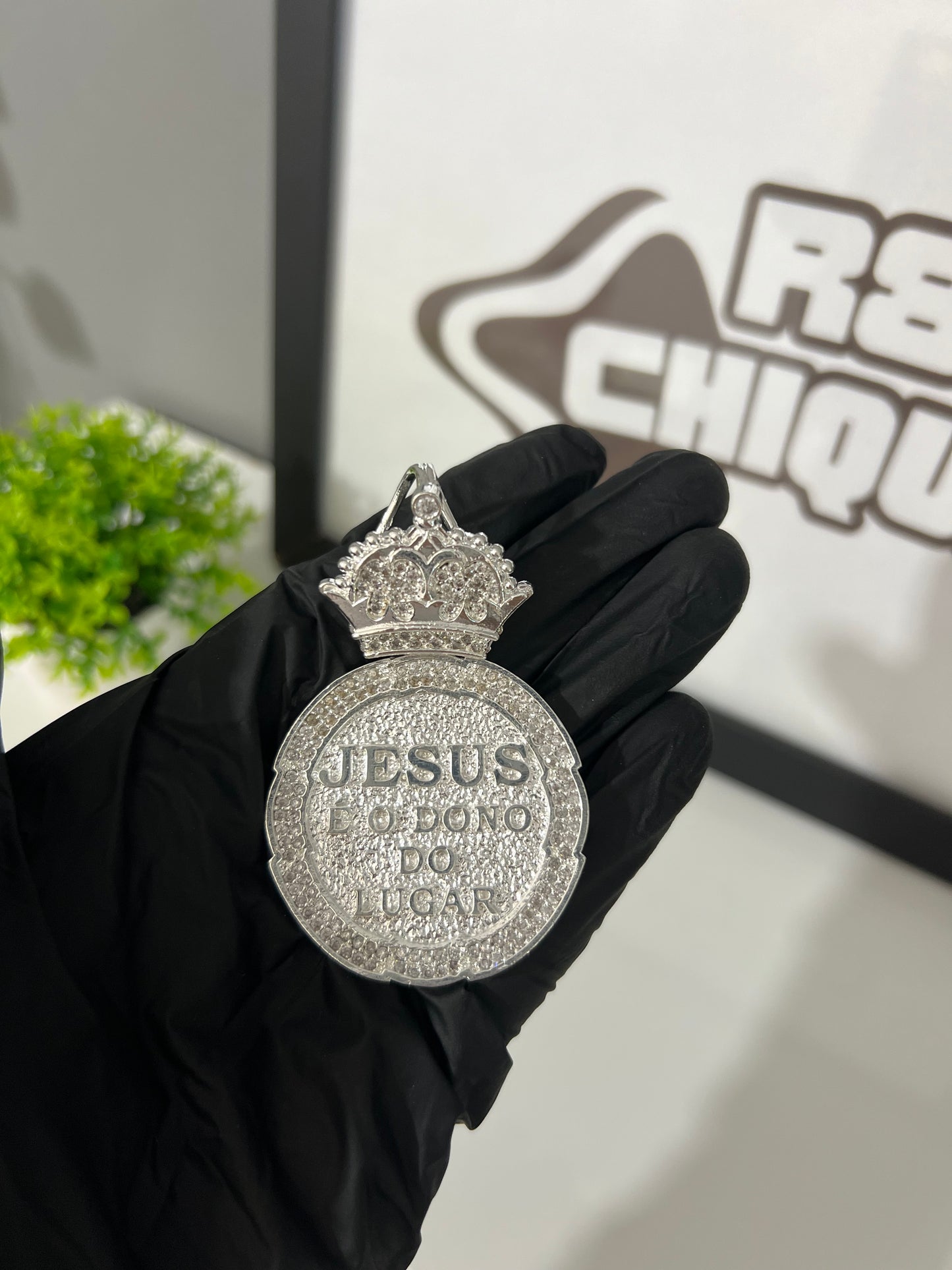 Pingente Prata Mista - Jesus é o Dono do Lugar (8)