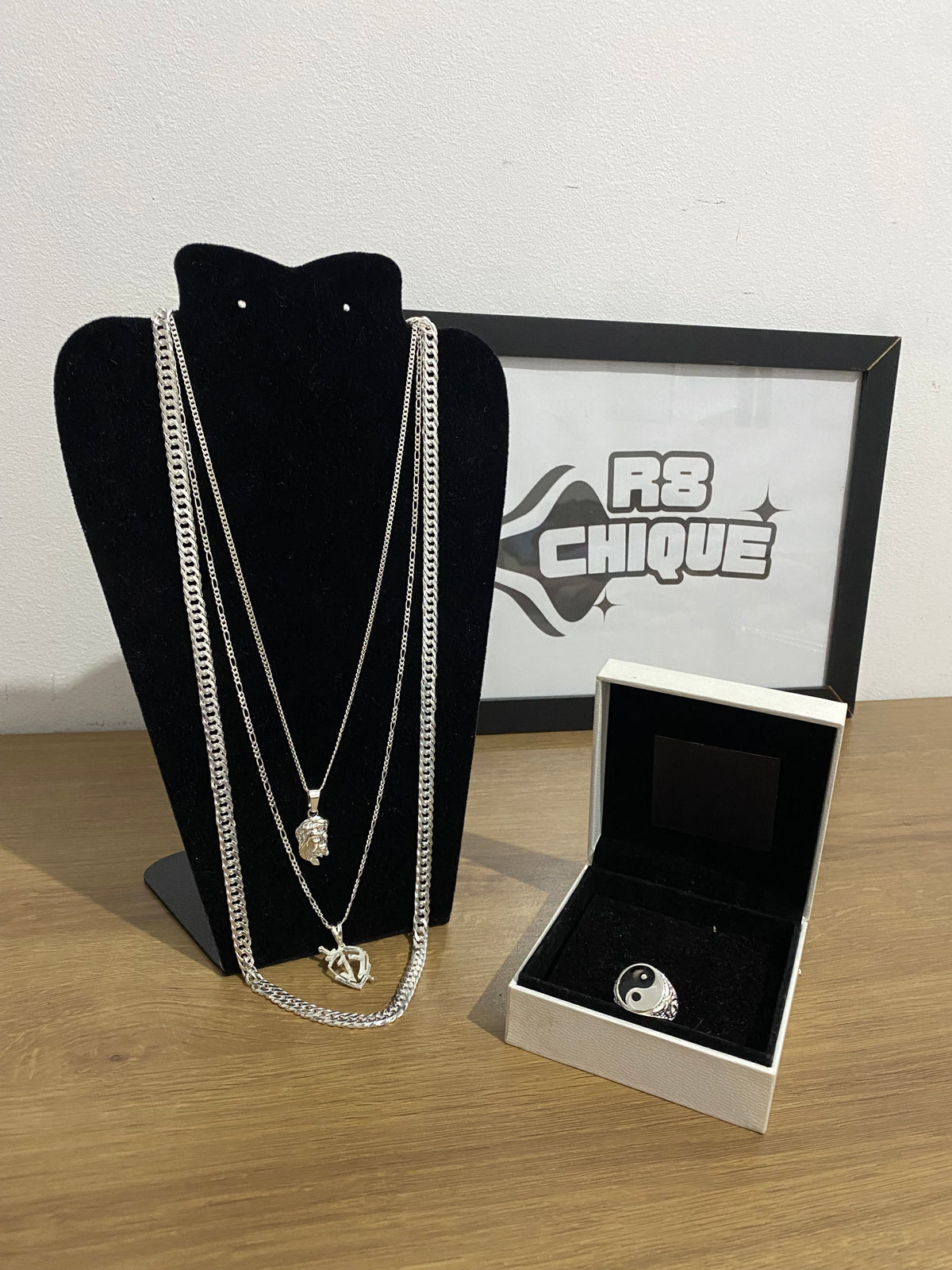 Kit Revenda | 3 Correntes 1 de 8MM EloDuplo / 2 de 3MM 1x1 e 3x1 / 2 Pingentes + 1 Dedeira (Kit 24)