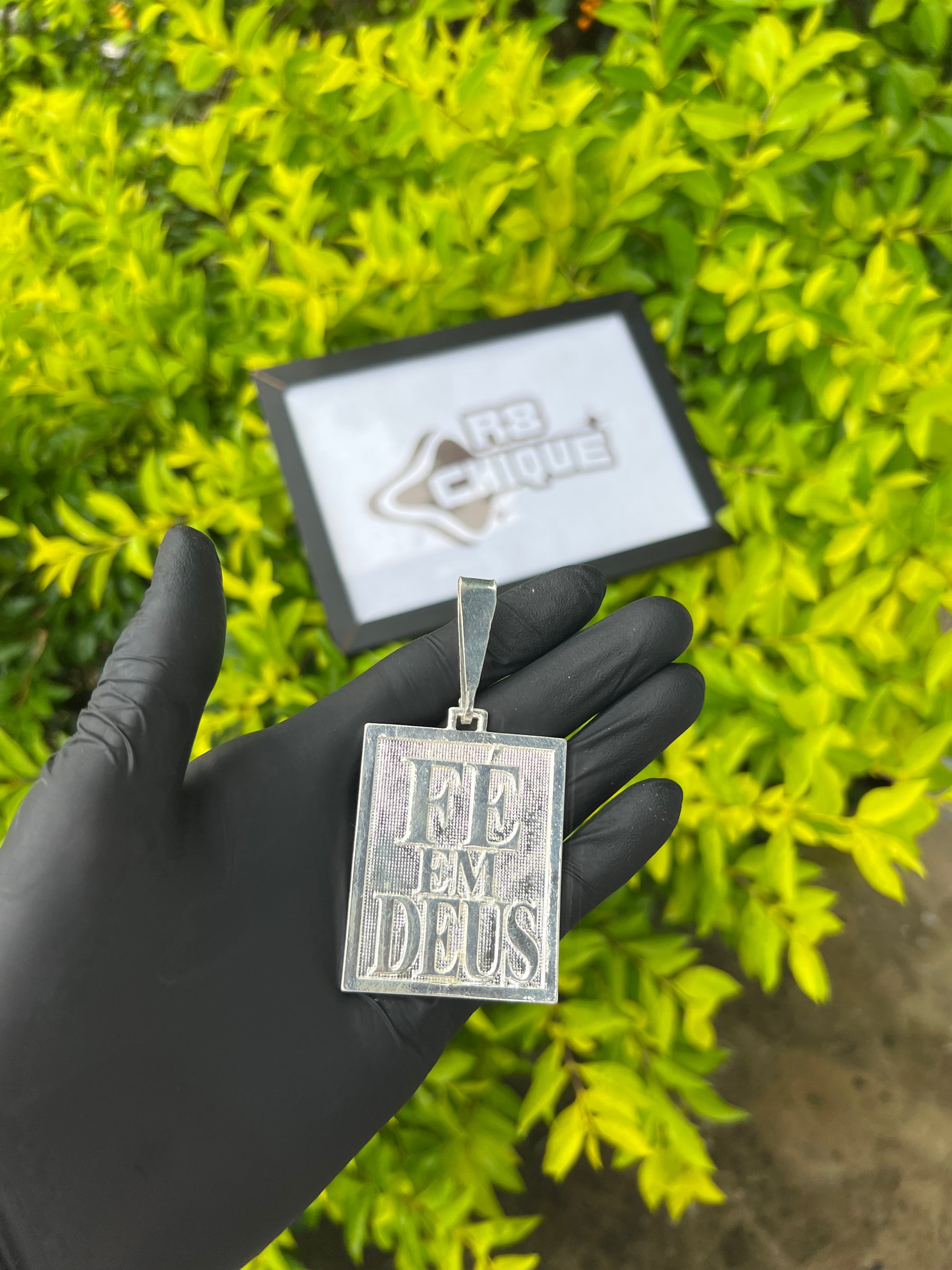 Pingente Fé em Deus | Prata Mista